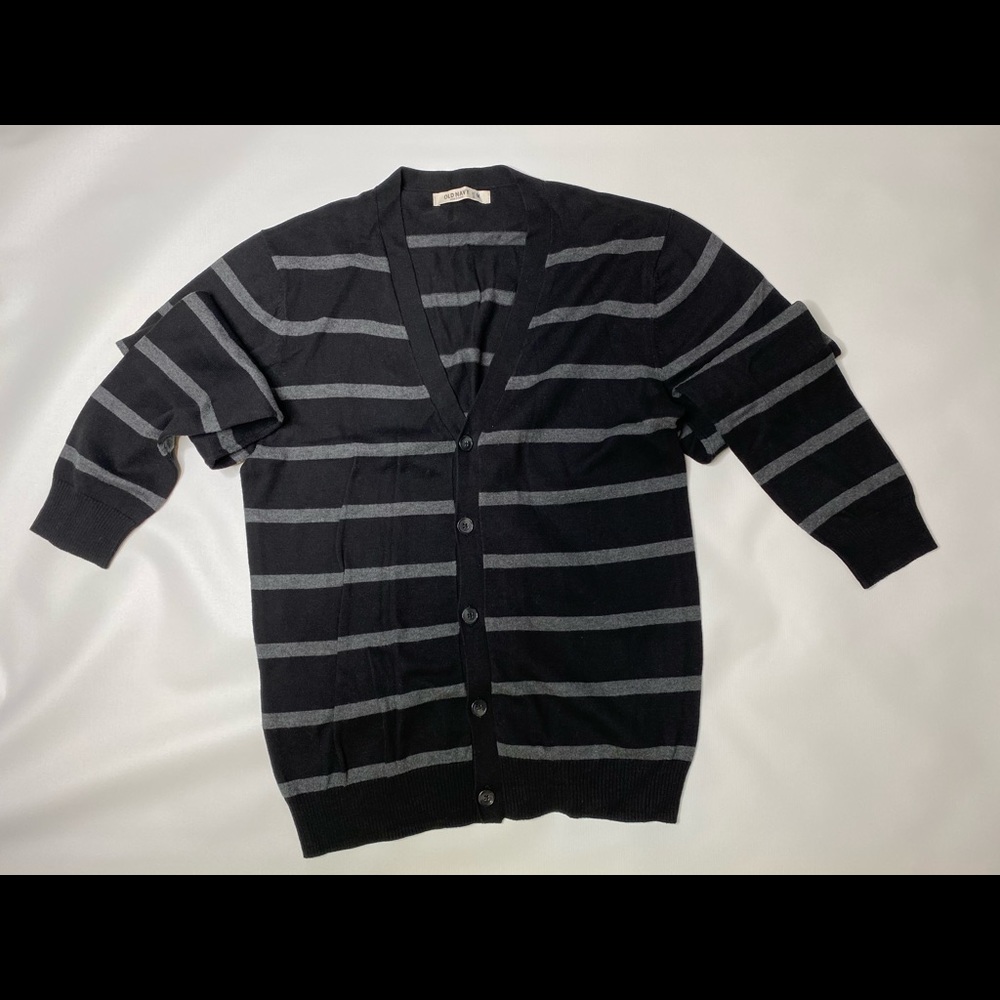 Old Navy V neck cardigan. Large
